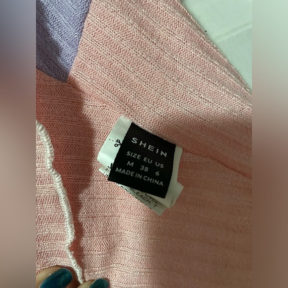 Halter top 💜 - Picture 3 of 3